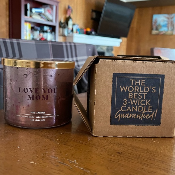 NWT Bath & Body Works 3-Wick Candle PINK LEMONADE - Picture 2 of 5